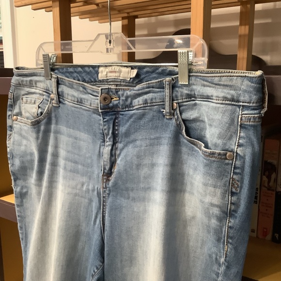 TORRID Plus Size Light Wash Skinny Jeans Size 20 Short - Picture 2 of 6